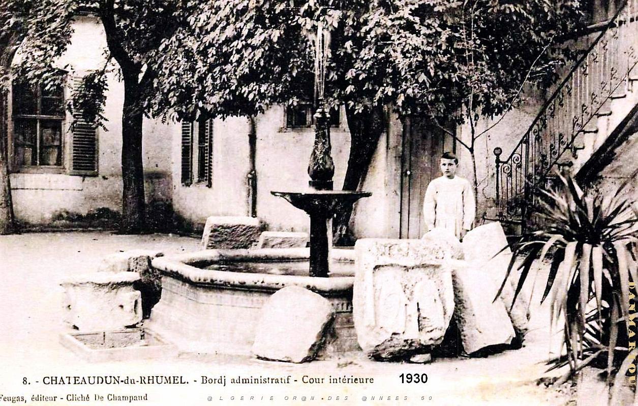 Chateaudun-du-Rhummel - Bordj Administratif  - Cour - 1930.jpg